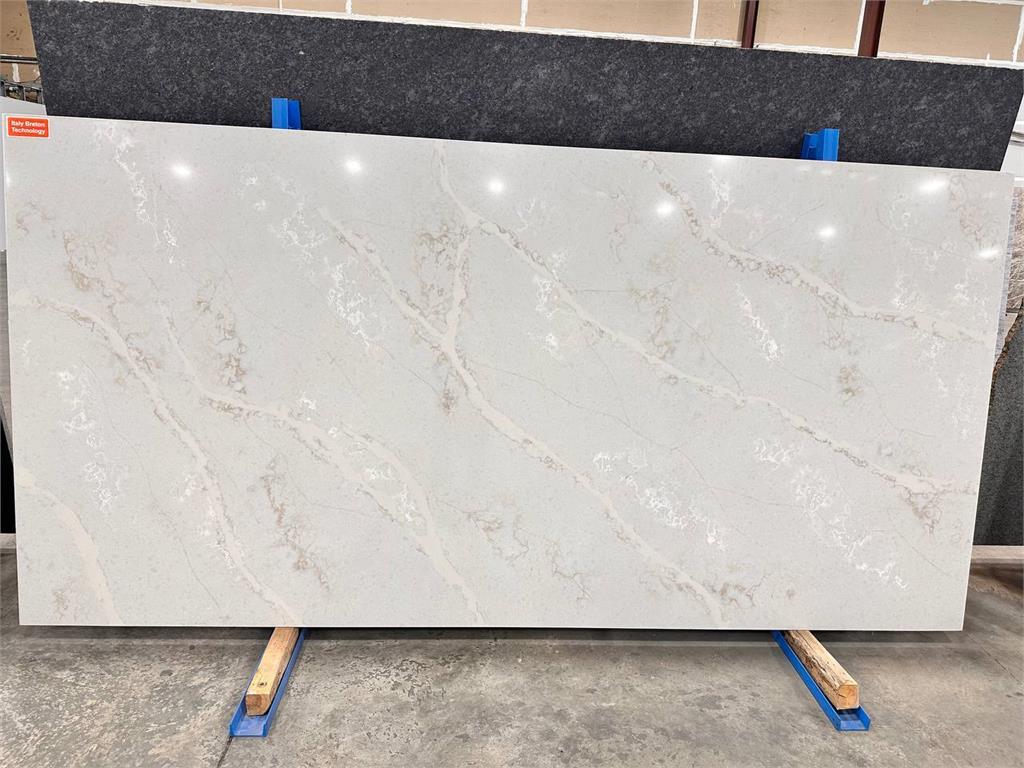 LIGHT CELESTE (Quartz)